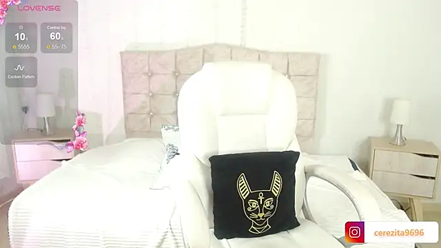 mia traveluxe online show from October 4, 2025, 2:13 am