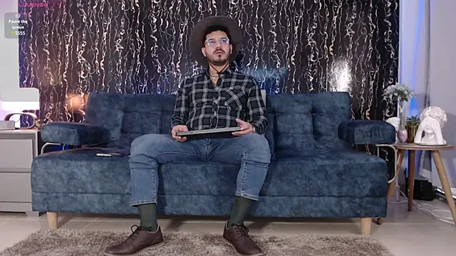 samuelcoopeer online show from October 28, 2025, 1:10 pm