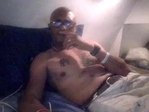 Snapshot of badboy2u2025 chatting on June 26, 2026, 2:23 pm badboy2u2025 online show from June 26, 2026, 2:23 pm