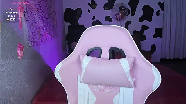 abbie jensen  online show from October 21, 2025, 4:45 am