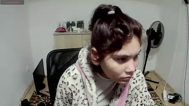 MalloryMyers online show from October 1, 2025, 8:24 pm