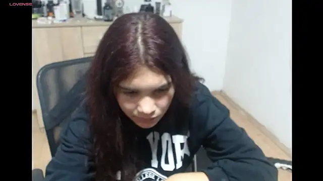 MalloryMyers online show from September 11, 2025, 5:57 pm