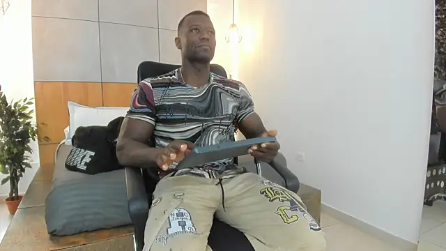 Snapshot of MarcusBlack_ chatting on September 11, 2025, 11:43 am MarcusBlack online show from September 11, 2025, 11:43 am