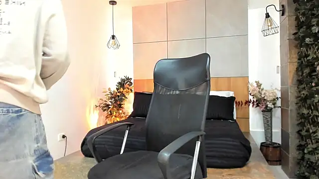 MarcusBlack  online show from July 24, 2026, 12:01 pm