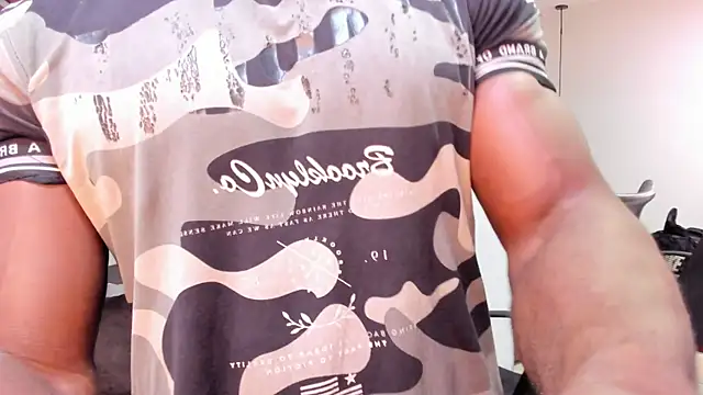 MarcusBlack  online show from November 6, 2025, 11:36 am