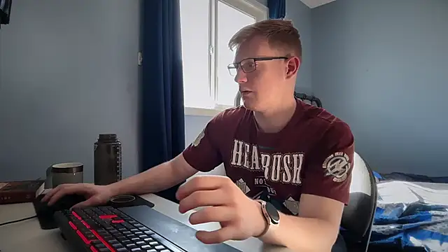 lustylyndon online show from May 19, 2026, 2:57 pm