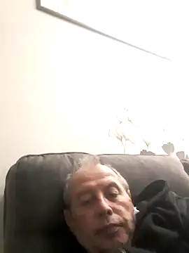 Snapshot of Vince072 chatting on October 6, 2025, 7:14 pm Vince072 online show from October 6, 2025, 7:14 pm