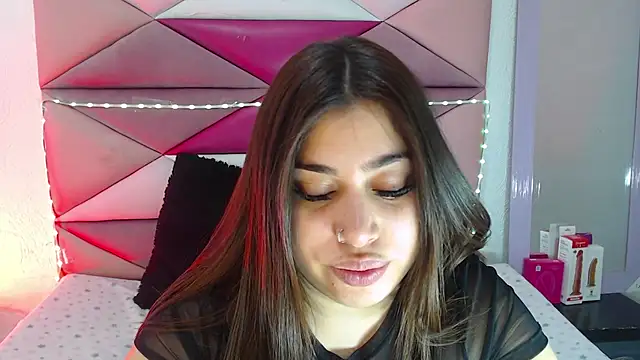 jazminslut online show from September 29, 2025, 1:01 am