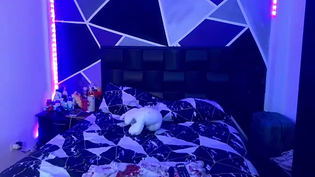 jazminslut online show from February 16, 2026, 11:57 pm