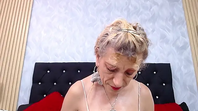 xandrinakarzon online show from November 21, 2025, 12:48 pm