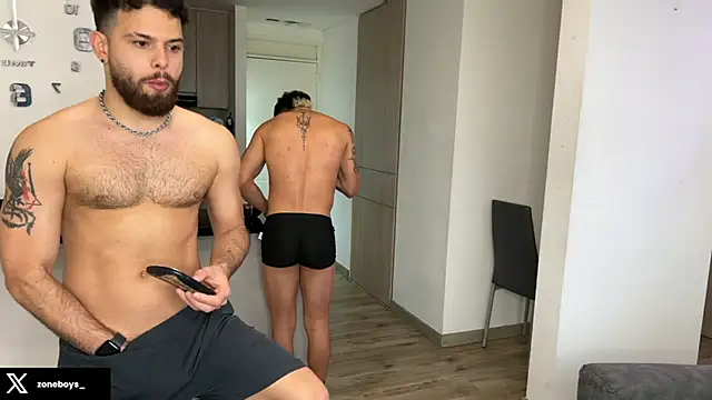 Snapshot of zoneboys chatting on February 6, 2026, 10:06 pm zoneboys online show from February 6, 2026, 10:06 pm