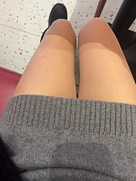 xiaoyuan01 online show from April 17, 2026, 3:20 am