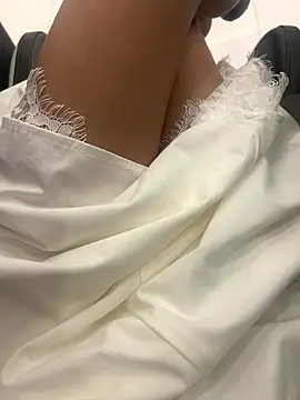 Snapshot of xiaoyuan01 chatting on October 8, 2025, 2:13 am xiaoyuan01 online show from October 8, 2025, 2:13 am