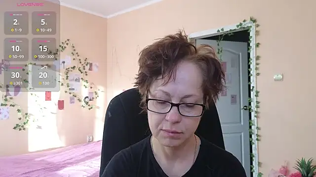 Snapshot of Ronda_Roni chatting on February 4, 2026, 6:19 am Ronda Roni online show from February 4, 2026, 6:19 am