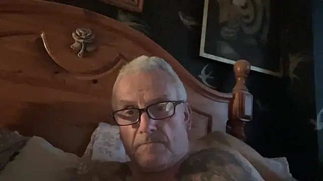 poggles online show from April 25, 2026, 7:33 pm