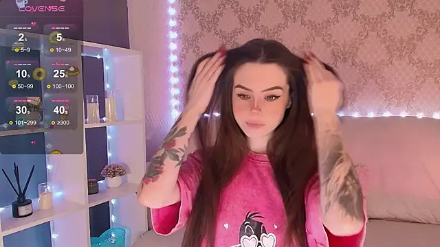 Snapshot of HolyMiax chatting on February 25, 2026, 3:29 am HolyMiax online show from February 25, 2026, 3:29 am