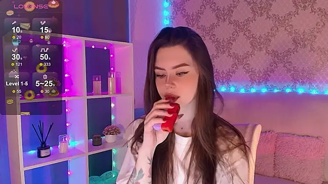 Snapshot of HolyMiax chatting on February 8, 2026, 3:37 am HolyMiax online show from February 8, 2026, 3:37 am