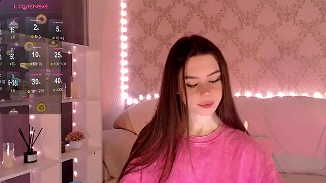 Snapshot of HolyMiax chatting on October 9, 2025, 3:29 am HolyMiax online show from October 9, 2025, 3:29 am