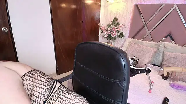 Dolce pearl online show from October 13, 2025, 3:52 am