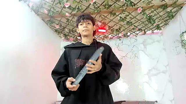 Bastian boyshot77 online show from July 10, 2026, 1:33 pm