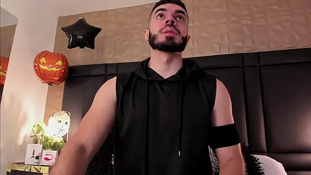 AxelThompson  online show from October 23, 2025, 12:59 pm