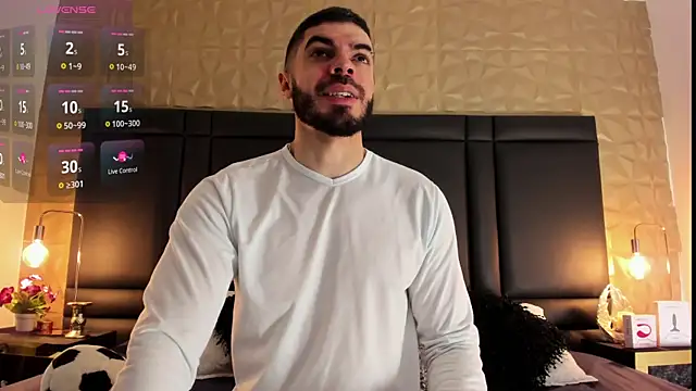 AxelThompson  online show from October 11, 2025, 11:22 am