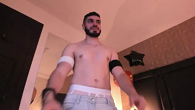 AxelThompson  online show from October 25, 2025, 10:47 am