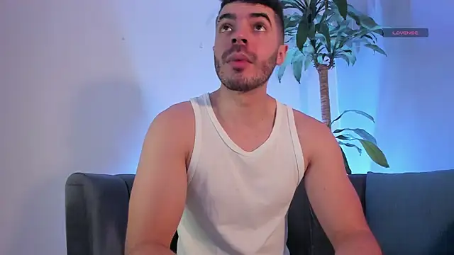 AxelThompson  online show from January 13, 2026, 1:37 pm