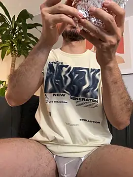 AxelThompson  online show from November 29, 2025, 12:05 pm