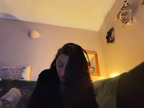DarkAngelz1 online show from May 19, 2026, 1:56 am