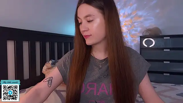Snapshot of mia_here chatting on September 10, 2025, 10:36 am mia here online show from September 10, 2025, 10:36 am