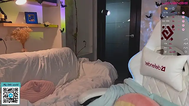 mia here online show from November 12, 2025, 1:54 am