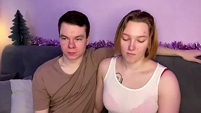 julielourens online show from December 19, 2025, 8:06 am