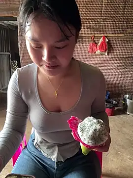 chenyu0308 online show from April 3, 2026, 7:37 am