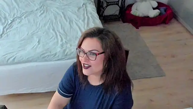 Squirt Kimm online show from November 12, 2025, 9:02 am