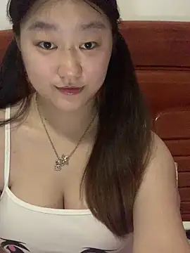 xialuo25 online show from April 7, 2026, 3:58 pm