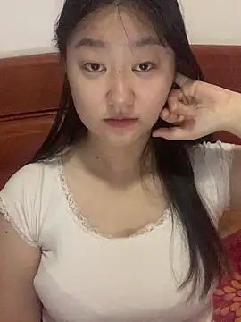 xialuo25 online show from March 5, 2026, 12:51 am