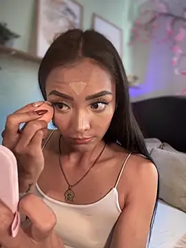 im-isabella online show from September 20, 2025, 9:09 pm