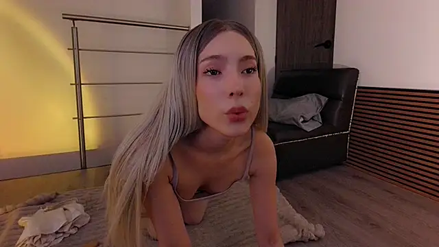 Lili Cherry online show from November 22, 2025, 11:03 pm