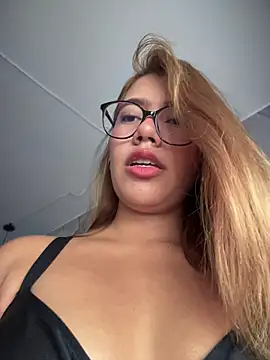 sara calderon online show from December 2, 2025, 1:24 pm