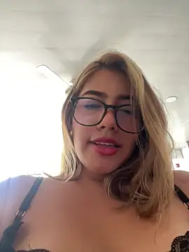 sara calderon online show from October 11, 2025, 1:23 pm