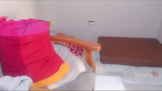 rose-crystal online show from March 13, 2026, 10:04 pm