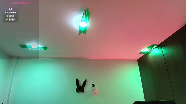 Axel-xoxo online show from December 23, 2025, 3:50 am