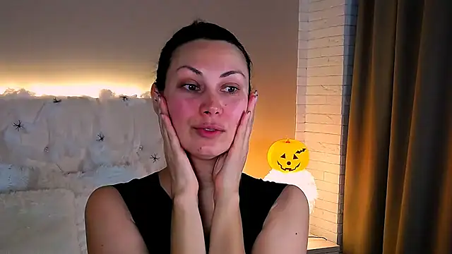 Snapshot of MonikaBelachi chatting on October 30, 2025, 6:34 am MonikaBelachi online show from October 30, 2025, 6:34 am