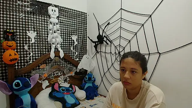 Aria Arthur online show from October 21, 2025, 10:14 am