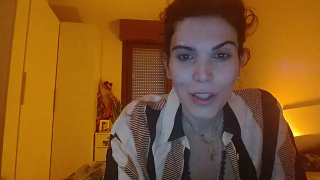 Snapshot of refem9 chatting on November 30, 2025, 3:13 pm refem9 online show from November 30, 2025, 3:13 pm