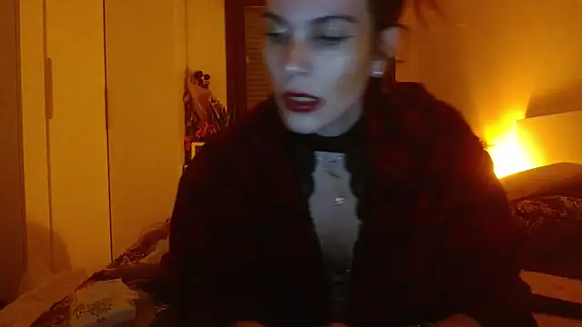 Snapshot of refem9 chatting on December 4, 2025, 7:02 pm refem9 online show from December 4, 2025, 7:02 pm