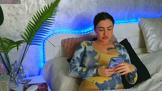 Aelorya online show from December 4, 2025, 7:35 pm