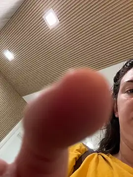 sweetsirenn online show from February 7, 2026, 3:20 pm