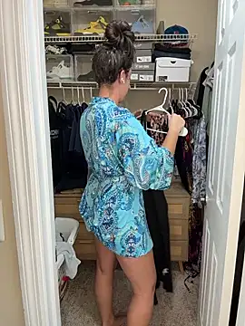 sweetsirenn online show from March 26, 2026, 10:18 pm